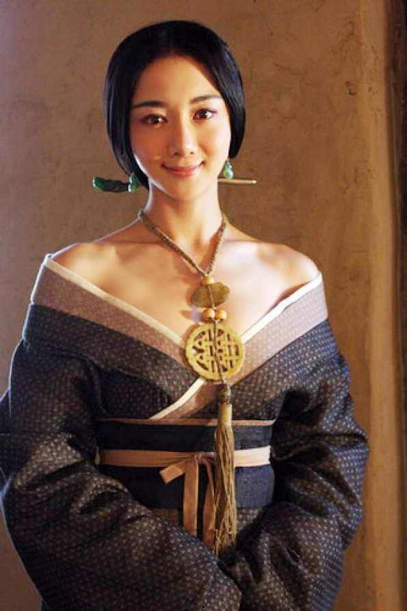 李依晓图片个人资料,光影交织下的璀璨星辉